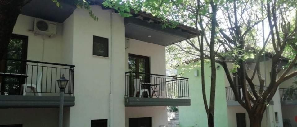 Meteora Garden Bed & Breakfast Kalambaka Bagian luar foto